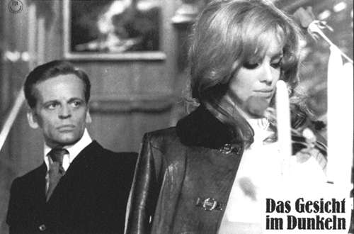 DAS GESICHT IM DUNKELN